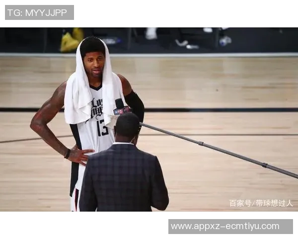 攻防兼备的保罗乔治半场表现出色贡献12分2板2助3断1帽